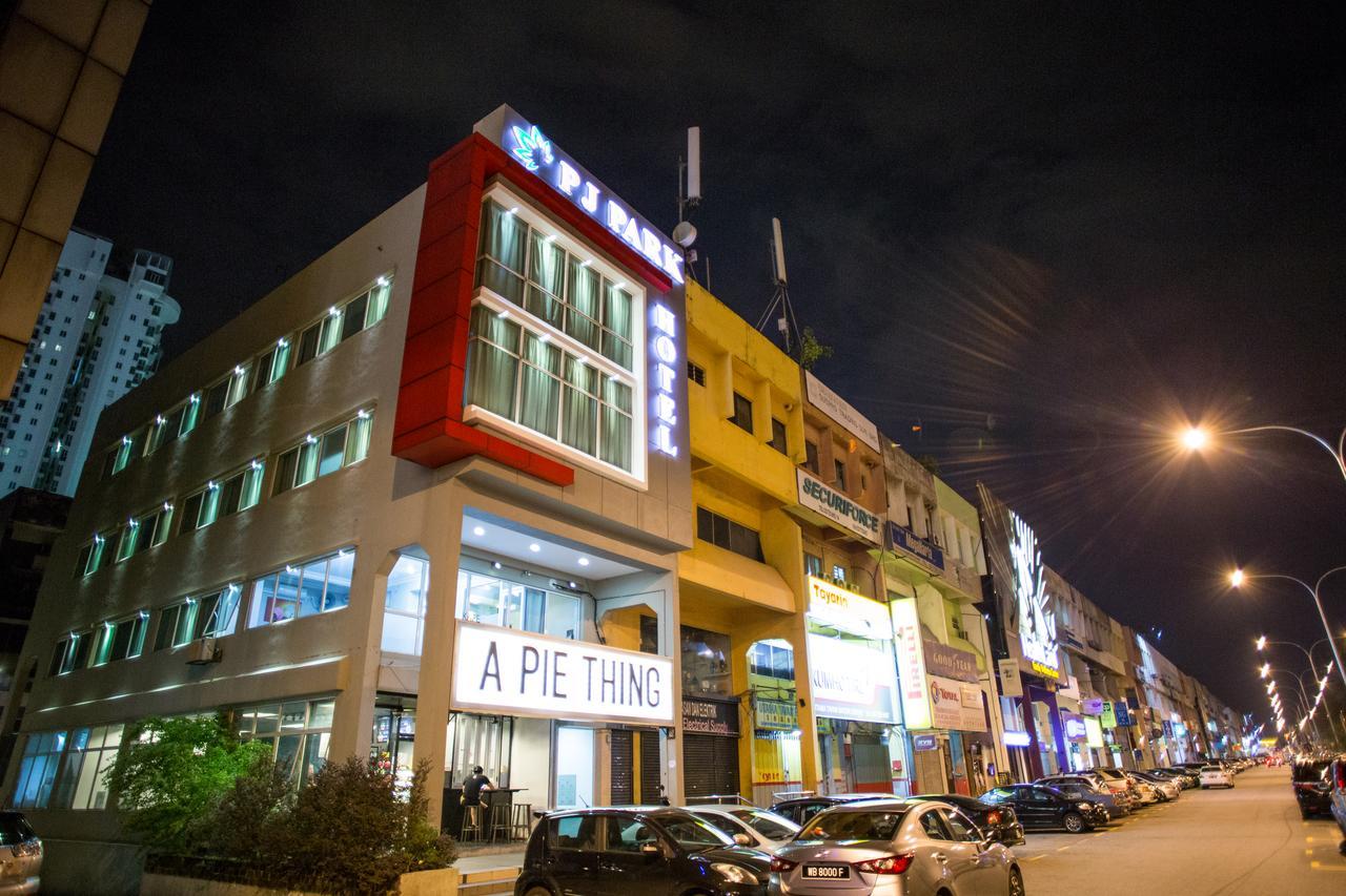 Pj Park Hotel @ Damansara Uptown Petaling Jaya Exterior photo